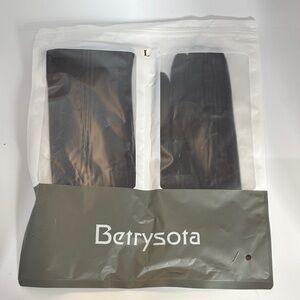 Betrysota Black Leather women’s gloves sz L NWT